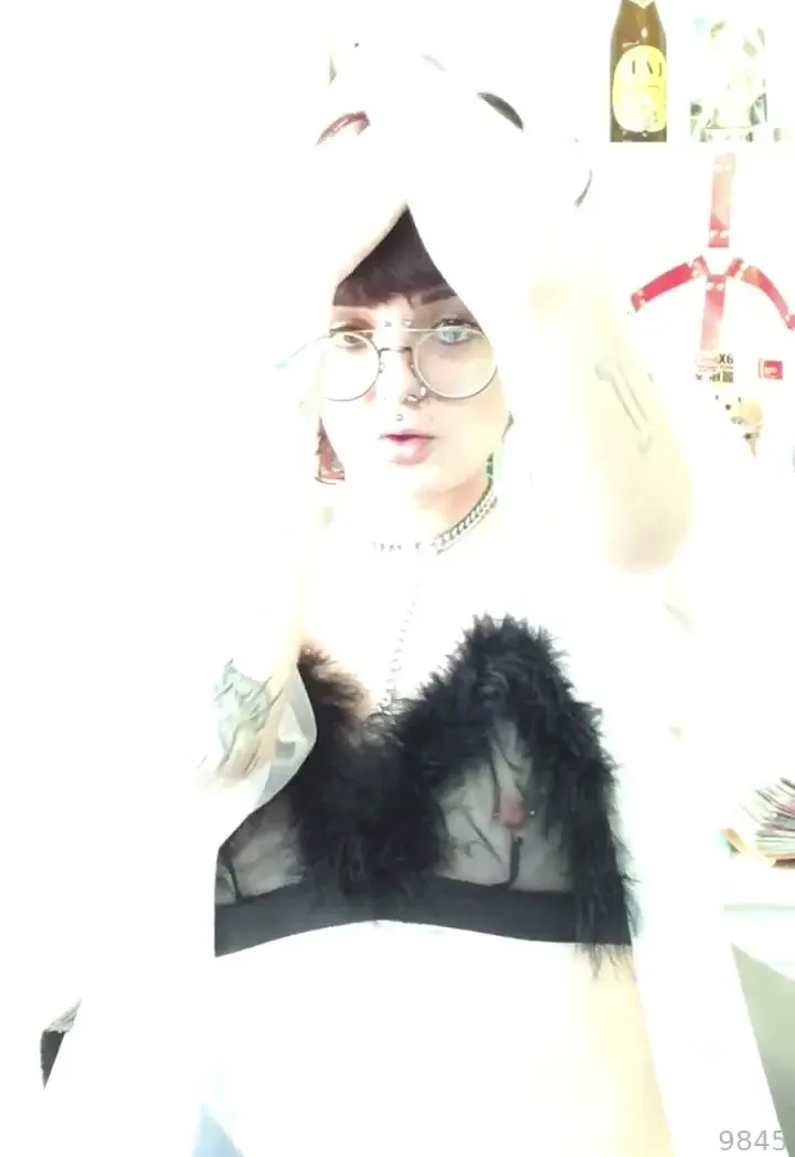 Alt goth emo bored weird stupid single slut kinky evil message me 