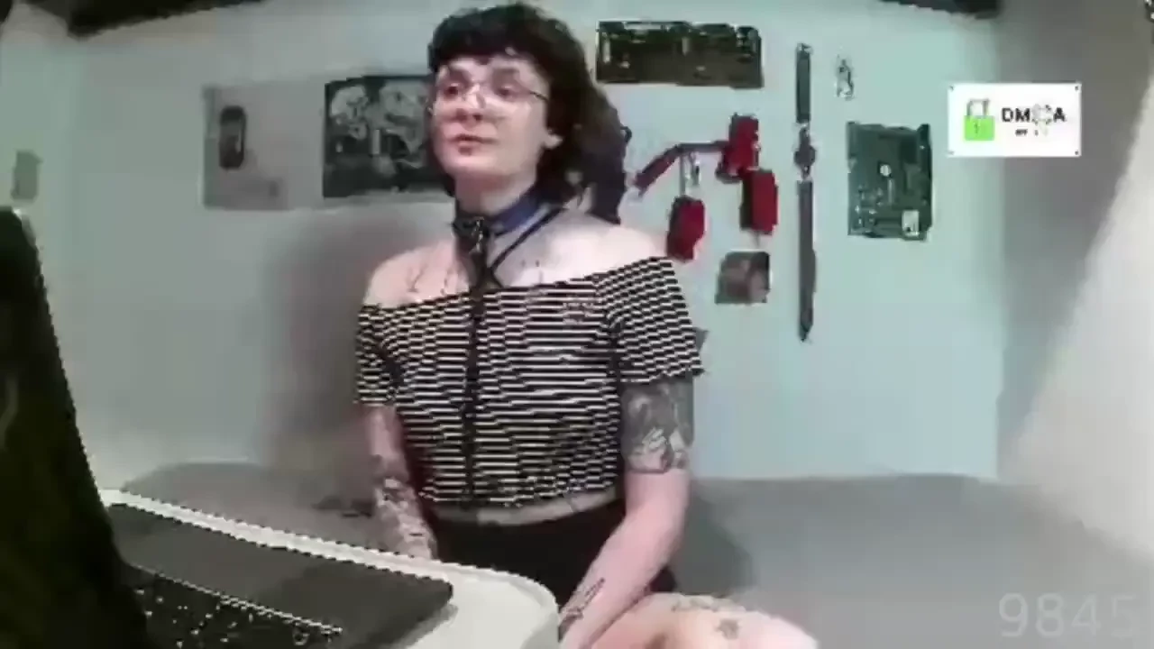 Https youtu be suwbtvumghm youtube weird art cam live fyp wtf alt 