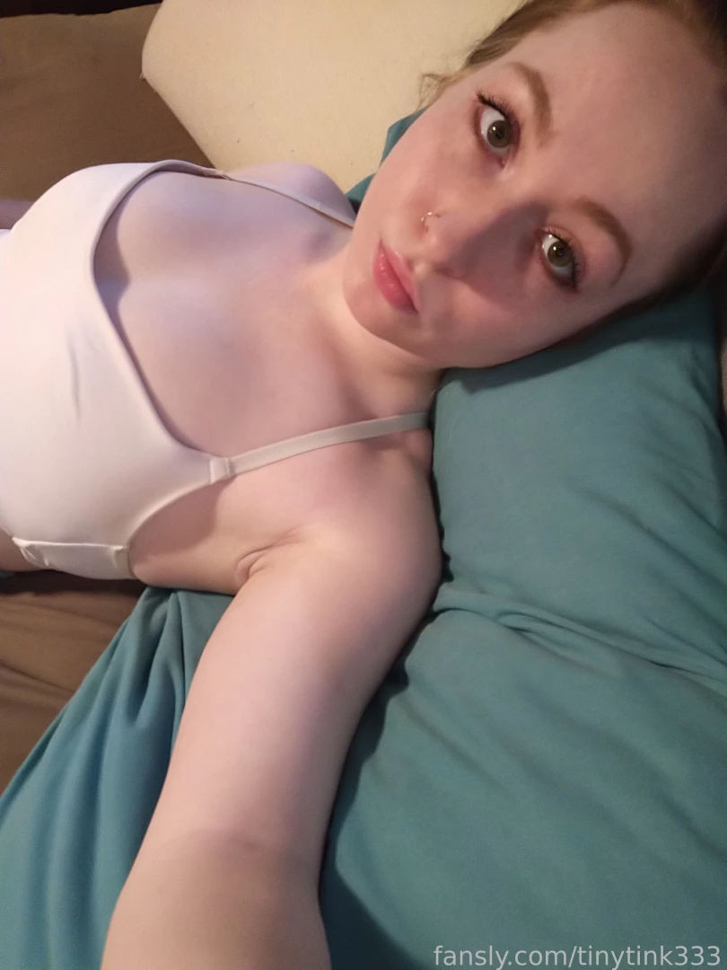 Fyp redhead ginger cute adorable tease amateur bra boobs tits 