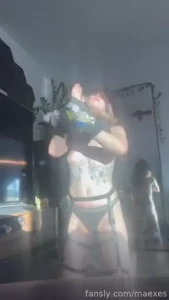 Filling my soul with a lil sun again look how pretty my body looks in