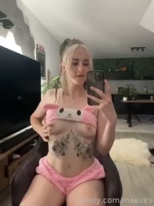 Old vid today bcs i got the tattoo finished a few hours ago i m going