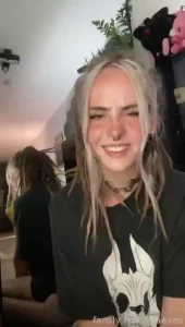 Daddy daddy help me this babygirl needs a dick rn 3 daddysslut dreads
