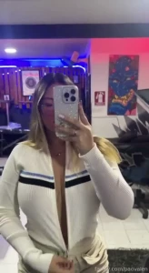 If you want to see everything i ll wait for you in dm si quieres ver