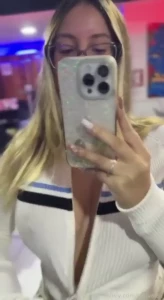 My nipples are cold mis pezones tienen fr o paovalen paovalen fyp