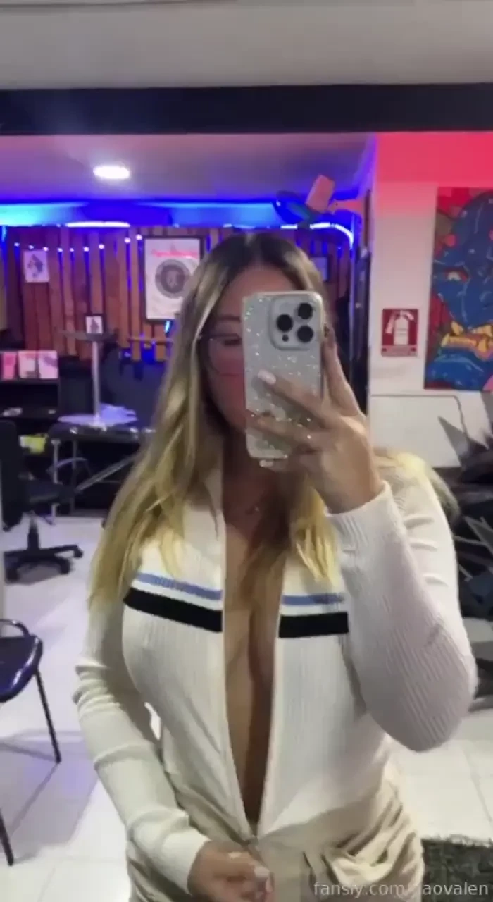 Tits or ass tetas o culo paovalen paovalen fyp bg dirty slut anal 