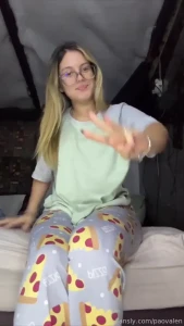 I need to see who has a nice cock i like em big or small send me a part 3