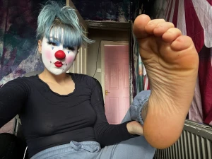 My feet are gross and i m in desperate need of some feet pampering new part 1