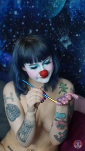 Uk clown clowngirl clussy bush hairypussy hairyarmpits armpits nude