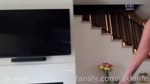Wife invites coworker over for a creampie featuring chloefoxxe and