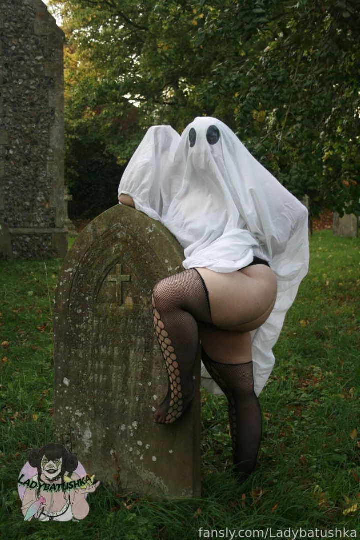 Lay with me between the leaves halloween costume dressup ghost part 3 
