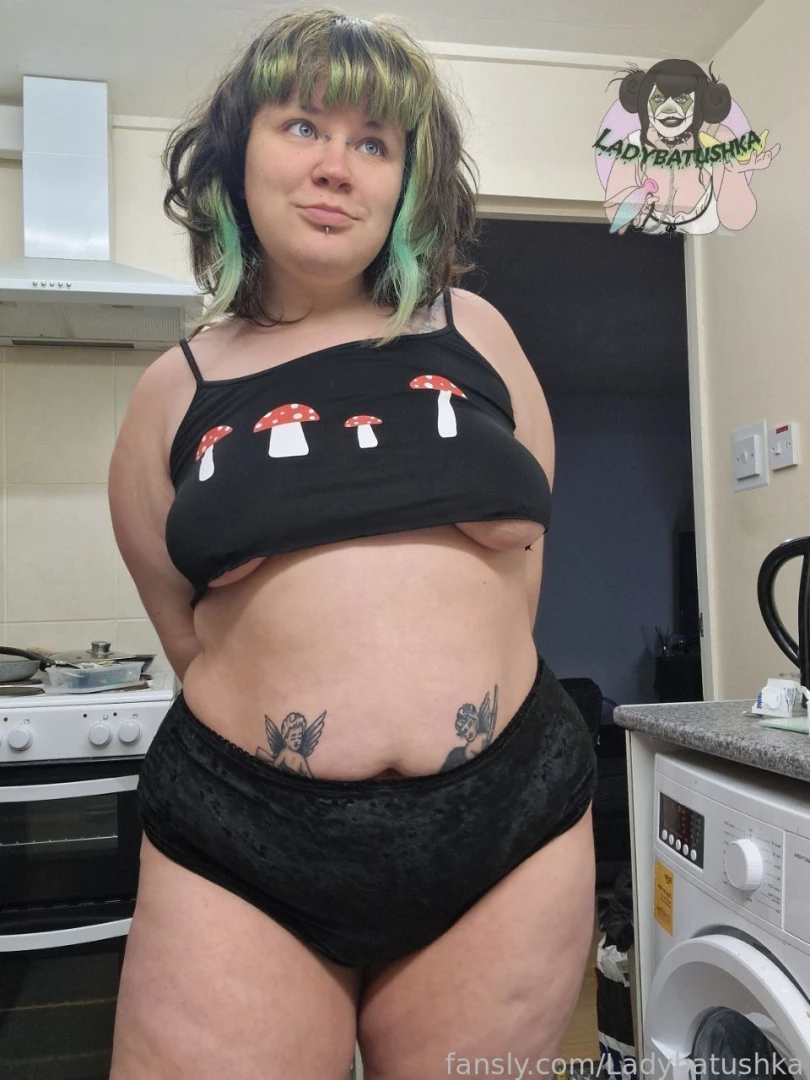 Mushrooom boobs mushroom underboob gothgf alternative bbw plussize part 3 