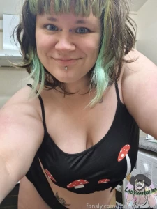 Mushrooom boobs mushroom underboob gothgf alternative bbw plussize
