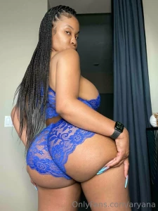 A juicy pic for the fans out there