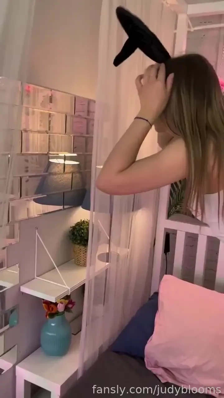 Do you like delicate colors or brighter ones hornyteen legalteen 