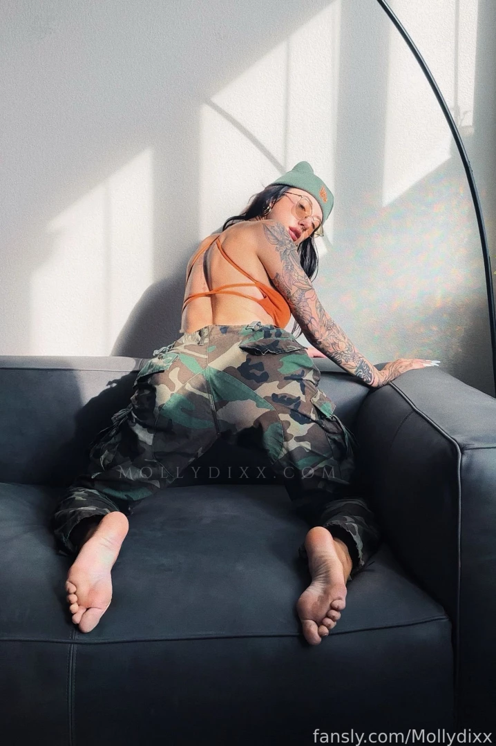 Baby got back fyp brunette longhair musclegirls tallgirls feet booty part 1 