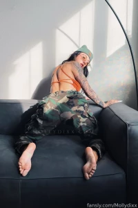 Baby got back fyp brunette longhair musclegirls tallgirls feet booty part 1