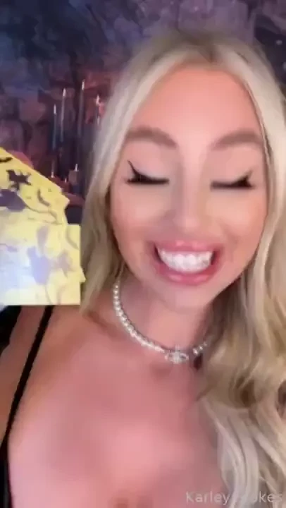 Live show tonight 8pm est discounted prices until i go live so spooky 