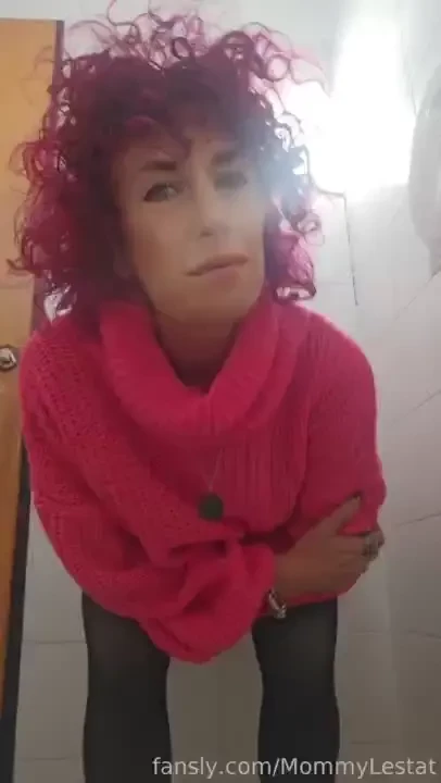 Don t mind me just taking videos of myself peeing at work that s why i 