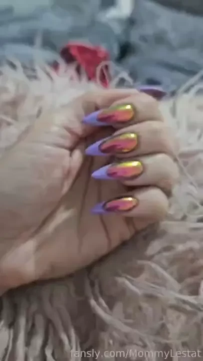 I know that you love my beautiful hands and now i have a new set of 