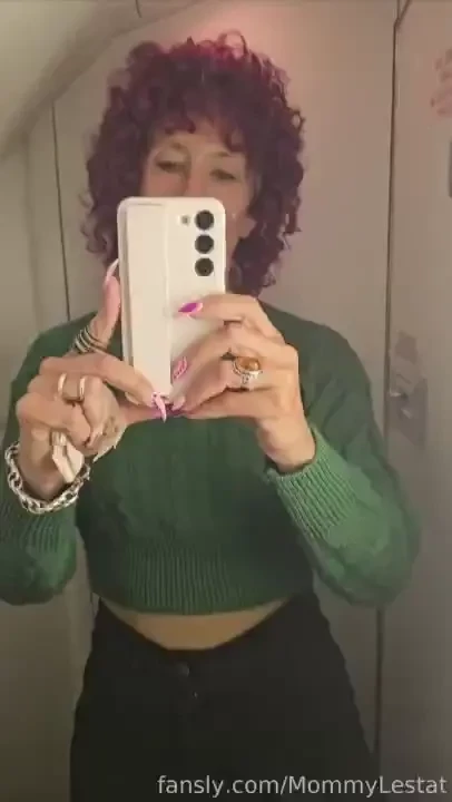 Hey did you miss me i m back home and ready for you my love milf gilf 