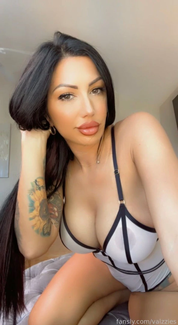 Do you like 69 or is it just me fyp busty bimbo slutty pinkpussy part 1 