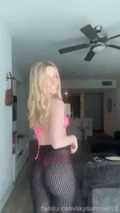 Message me if u want to video call with me or live sext with live vids