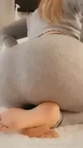 Imagine your dick in between this ass lol bigass asssmothering