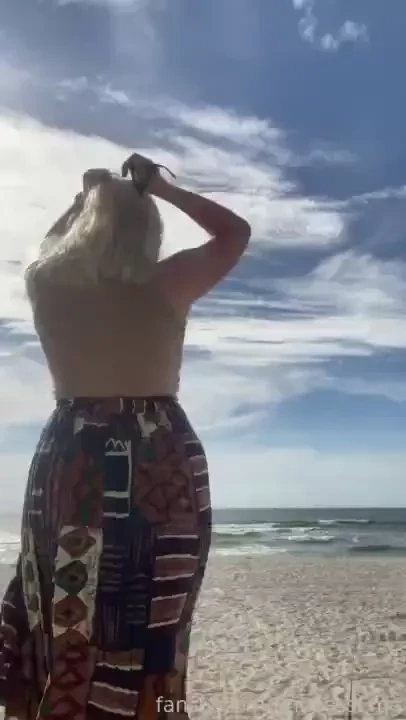 Fyp blonde public outdoor chubby curvy pawg thickass bignaturaltits 