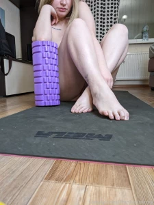 Do you want to see my naked morning exercises fyp naked legs curvy ass