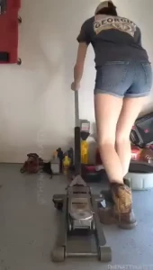 Jacking off - the time i stuck my dildo to my jack stand