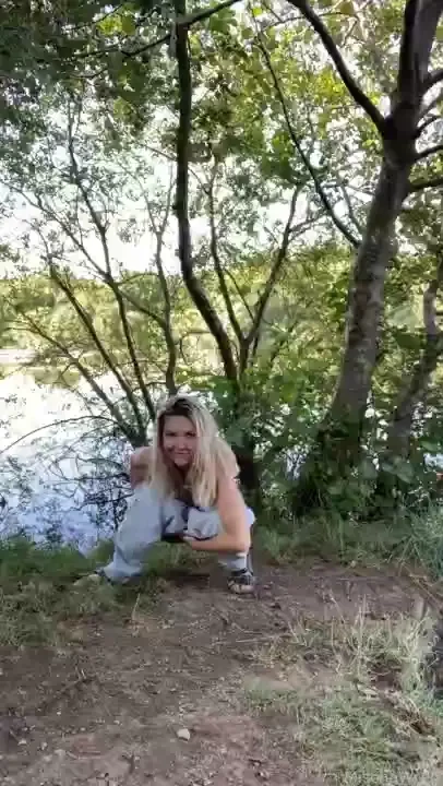 Pee by the lake 