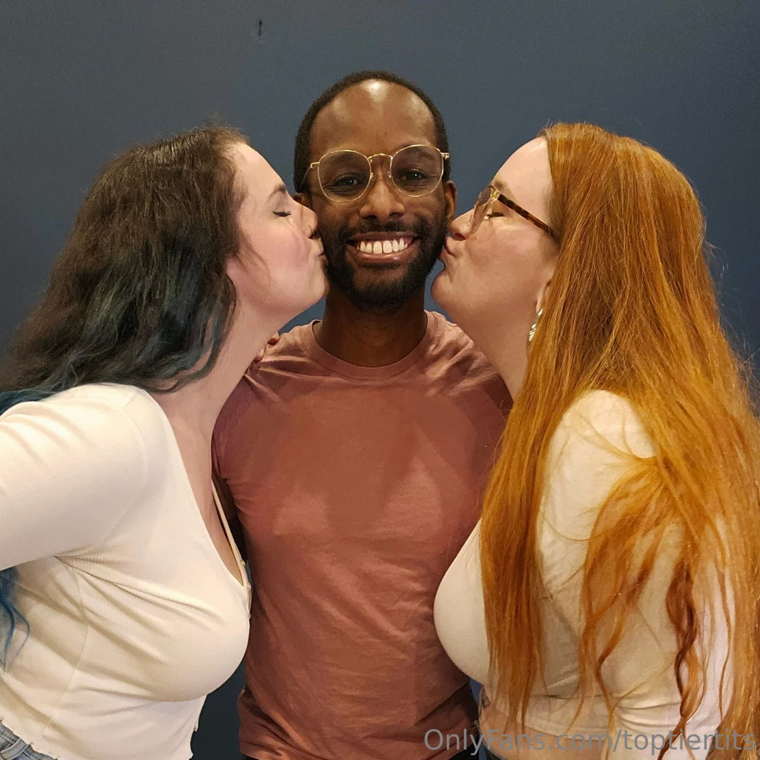 Photo set sfw french-canadian blowjob and titfuck double team i think part 2 