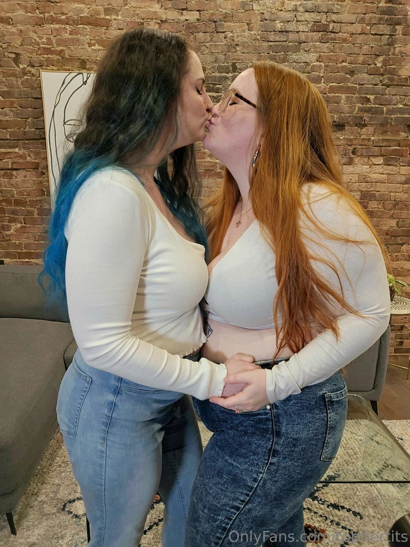 Photo set sfw french-canadian blowjob and titfuck double team i think part 13 