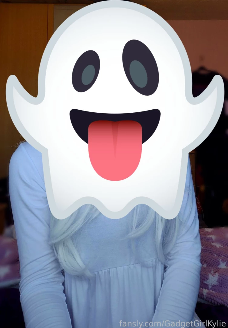 Open to get some bonus ghost halloween cosplay pics silver kitten subs part 1 