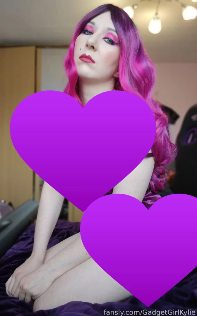 Got some sexy lingerie nightwear pics for you today if you open this 4 part 1 