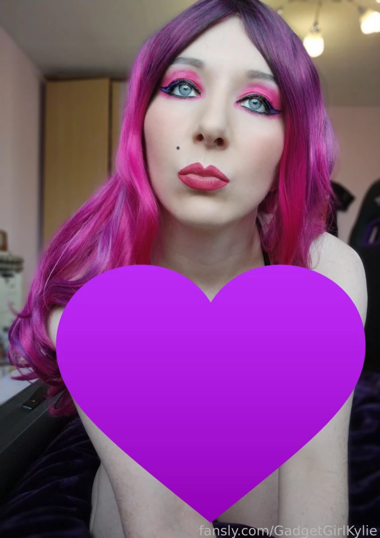 Got some sexy lingerie nightwear pics for you today if you open this 4 part 2 