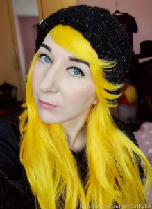 The fringe swish though hehehe goth gothgirl gothwife gothbabe