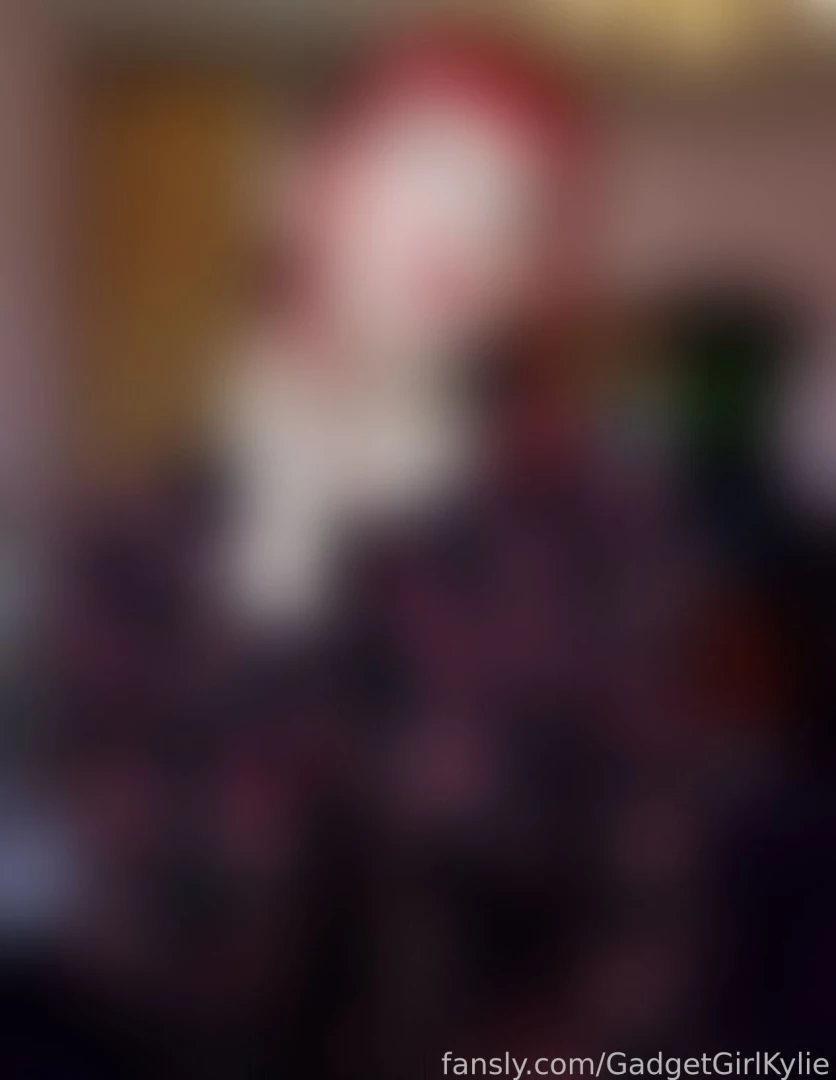 Silver kitten subs get a bonus picy of that lovely red flowery look i 