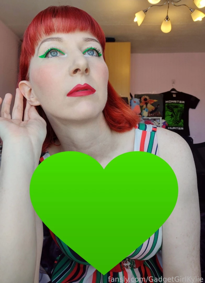 2 bonus pics just for my silver kitten subs of that hot jumpsuit look 