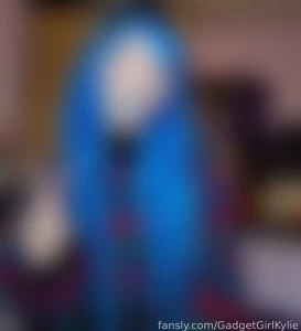 Another cute cosy selfie free for my silver kitten subs today very