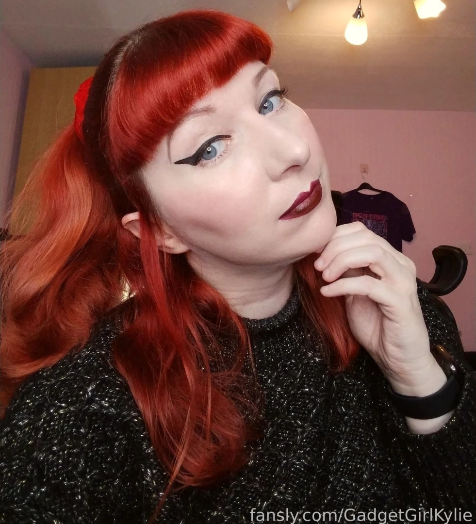 I did a high ponytail in a some up some down style today and i look so 