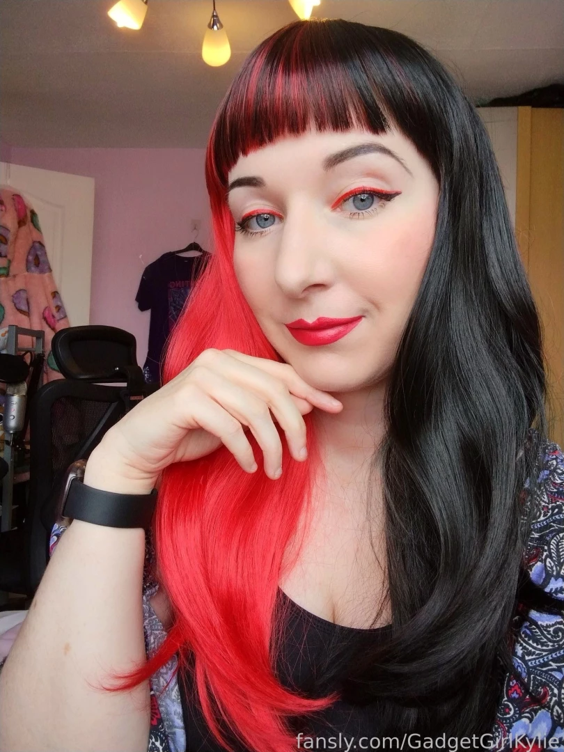 You thought i forgot todays selfie think again red black redlips 