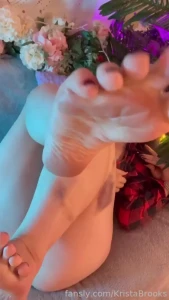 I got a feeling that you wanted to play with my feet tonight feet