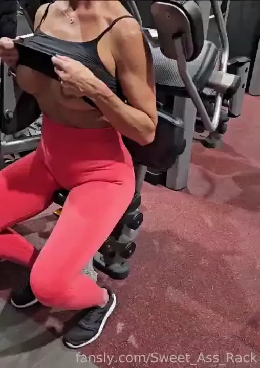 Just me goofing around in public fyp amateur milf public flashing 