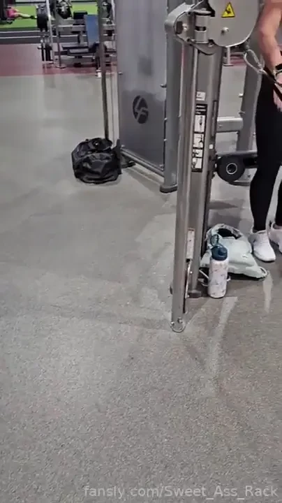 Just showing off a little t amp a fyp amateur milf public flashing part 5 