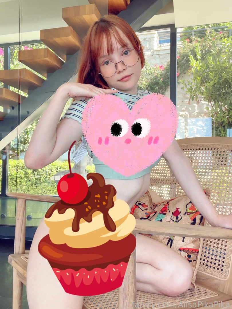 Uwu hey sempai i bought a new lingerie it s fits me bit too much lewd 