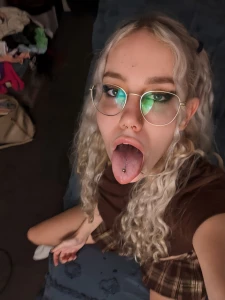 My mouth needs filling will you help fyp masturbating egirl young