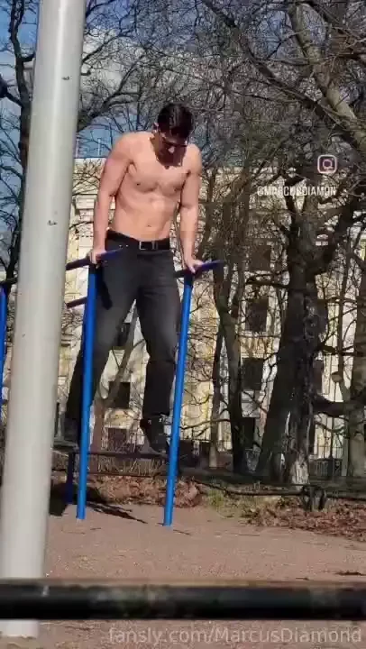 Summer is here so i can share with you more outdor work out 