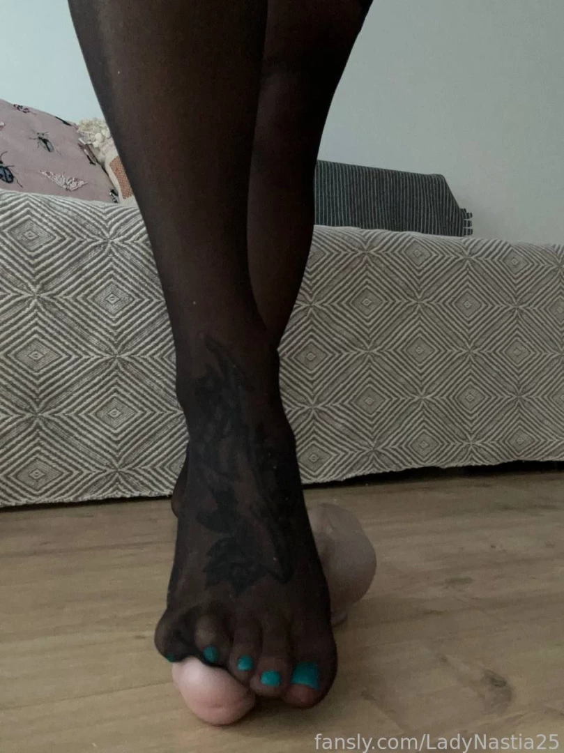 Look at my feet honey would you lick them or suck them part 19 