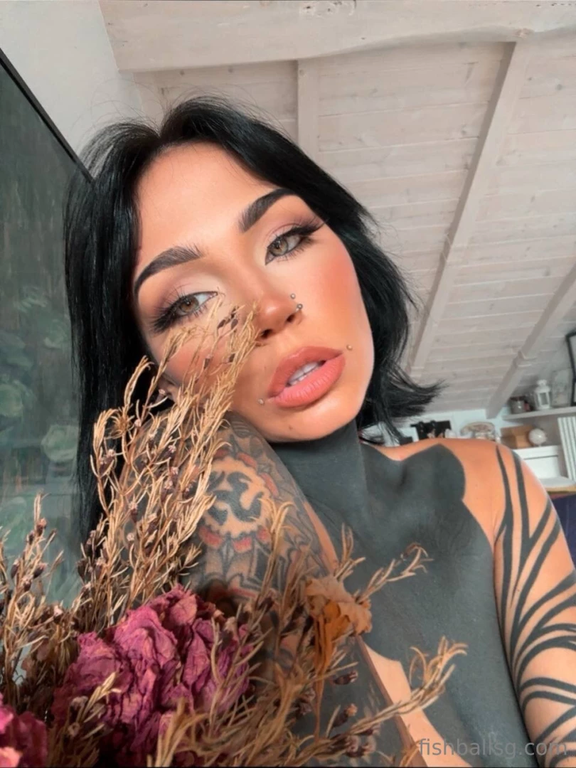 Ti stai perdendo nel mio sguardo eh part 1 